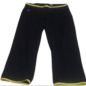Under Armour L cropped workout pants